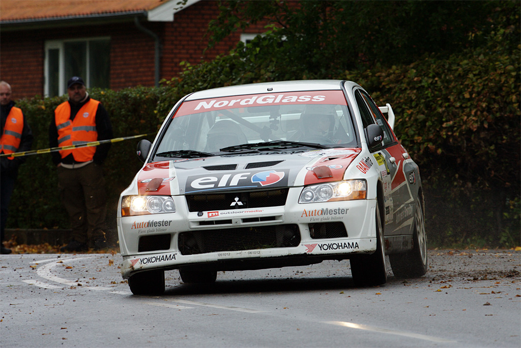 Steen Andersen og Iben Louring frygter ikke for fedtede veje ved Danboring Rally
(Foto: Johnny Pedersen)